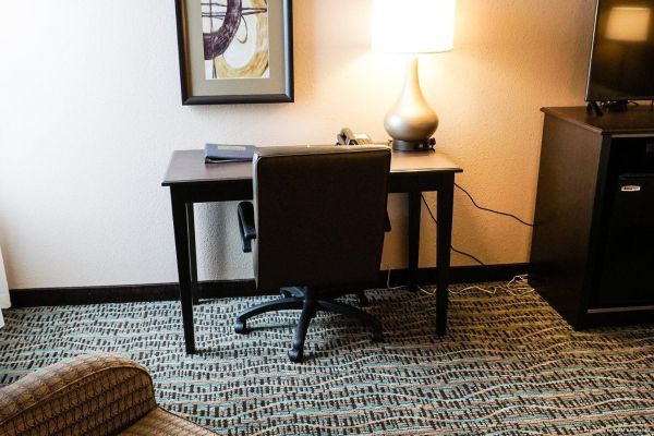 Boarders Inn & Suites and Conference Center (Grand Island)